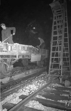 Bauarbeiten zur Verlegung der neuen Gleise für die Albtalbahn.