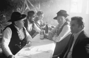 Freiburg; Landwasser: Diakoniekrankenhaus; Zimmerleute beim Richtschmaus
