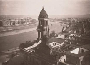 Dresden, Blick vom Georgentor über das Ständehaus elbaufwärts