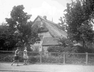 Mit Reet gedeckter Fachwerkbauernhof