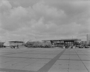 Halle, Bahnhof, Parkplatz