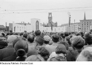 Eröffnungsgottesdienst auf dem Wilhelm-Leuschner-Platz