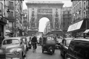 Paris: Tor; Rue St. Denis, von vorn [Porte Saint-Denis]