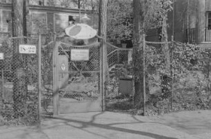 Jubiläumsfeier im Mutterhaus der Diakoniegemeinschaft Bethel in Berlin-Dahlem : Eingang zum Mutterhaus der Diakoniegemeinschaft Bethel