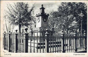 Leipzig: Kugeldenkmal : Kugeldenkmal auf dem kleinen Platze an der Marienstraße. Die verwendeten 57 Kugeln stammen aus der Schlacht, an die das Denkmal erinnert