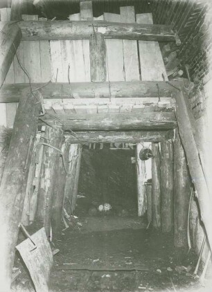 Strassentunnel Saarburg, Deutschland, 1941