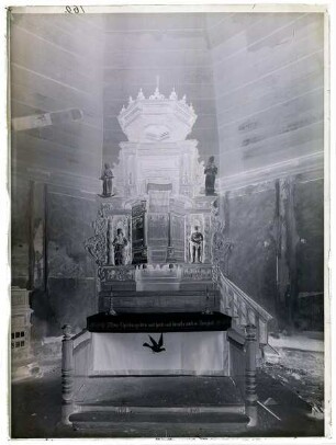 Altar mit Kanzel, Kirche St. Salvatoris