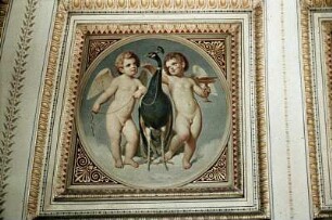 Putti mit Attributen der Juno