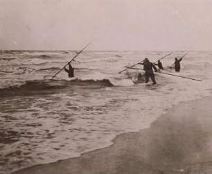 Bernstein-Fischerei am Ostseestrand