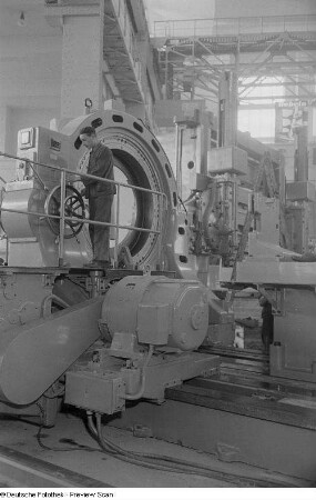 Kurbelwellen-Zapfendrehmaschine