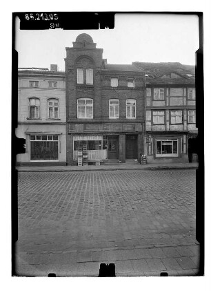 Grabow, Marktstraße 6. Wohnhaus mit Laden (18. Jh.). Straßenfront