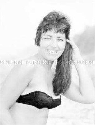 Porträt einer Frau am Strand