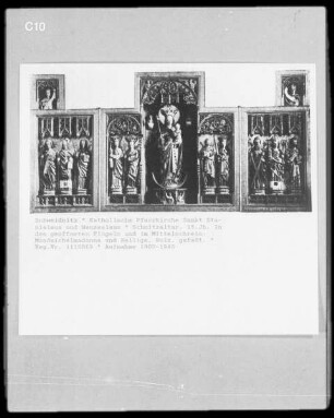 Mondsichelmadonna, umgeben von Heiligen