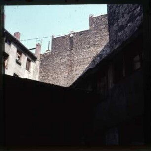 Diapositive: Dresdener Str. 19, 1982