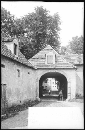 Pulsnitz. Schlosshof - Schlosstor