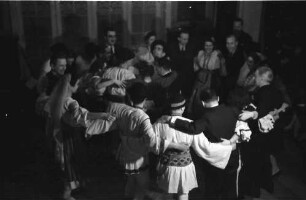 Bukarest: Rumänische Folkloretanzgruppe