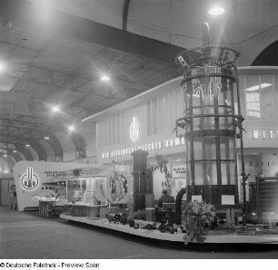 Blick auf die Ausstellungsfläche des VEB Elektrochemisches Kombinat Bitterfeld