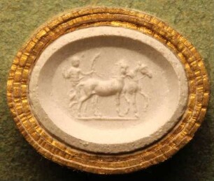 Sieger im Wagenrennen mit einem Palmzweig in der Hand (Daktyliothek, Zweites Historisches Tausend)