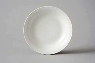 Suppenteller aus Porzellan (Werkbundkiste Schalen und Teller, Teller)