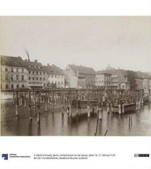 Berlin, Hinterhäuser an der Spree