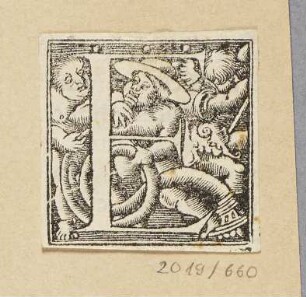 Buchstabe E mit drei Figuren, Initiale zu einem römischen Majuskel-Alphabet