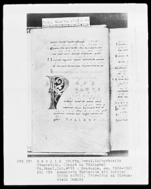 Graduale — Initiale P(uer natus), Folio 15verso