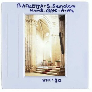 Barletta, Basilika St. Sepolcro : Innenansicht, nördlicher Querhausarm