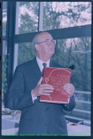 Prof. Karl Wirtz (ehemaliger Leiter des Instituts für Neutronenphysik und Reaktortechnik (INR))