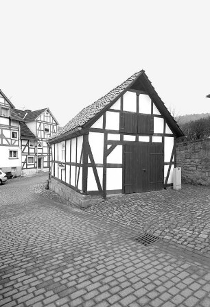 Ehem. Spritzenhaus (Spritzenhaus); Helsa, Kirchplatz