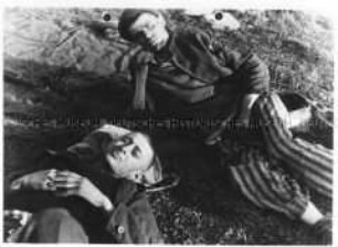 Gefangene nach der Befreiung des KZ Buchenwald