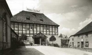 Moritzburg, Markt 9. Adams Gasthof. Eingangsseite (Hofansicht)