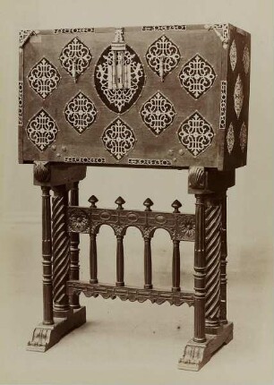 Musée de Cluny. Meuble portugals.