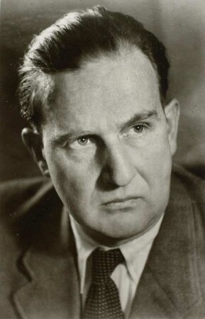 Bildnis Reinhold Langner, Professor an der Technischen Hochschule Dresden und Leiter des Staatlichen Museums für Volkskunst, Dresden