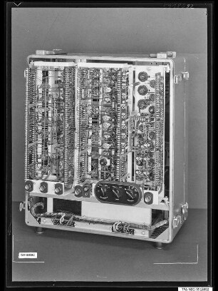 Fernsehimpulszentrale FS 6, Frontseite geöffnet, Foto 1959