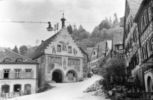 Schiltach: Marktplatz und Rathaus