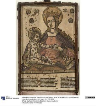 Die Madonna in Halbfigur hinter einer Brüstung, das mit Wunden bedeckte Jesuskind vor sich