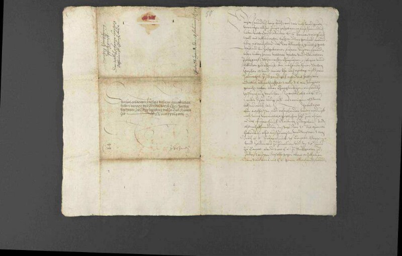 Pfalzgraf Wolfgang teilt Herzog Christoph von Württemberg neue Zeitungen mit, die er von Pfalzgraf Ottheinrich bezüglich der Fortschritte der Türken in Ungarn und des von den österreichischen Landständen bei Kaiser Ferdinand I. angebrachten Gesuchs, die Lehre des Augsburger Bekenntnisses zuzulassen, erhalten habe, wobei der Herzog sein Bedauern über den Konflikt des Kaisers mit den Protestanten äußert.