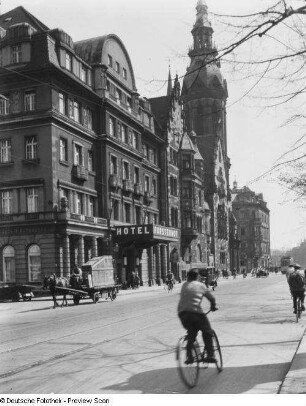 Leipzig, Hotel Fürstenhof, ehemals Stadtpalais Löhr, mit Pferdefuhrwerk