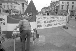 Vereinigte Kroaten Karlsruhe. Unterschriftenaktion zur Freilassung von Stjepan Bilandzic durch das Bundesverfassungsgericht