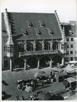 Historisches Kaufhaus und Münsterplatz