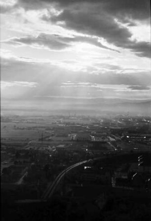 Freiburg: Fernblick vom Lorettoberg: Wolken über dem Rheintal