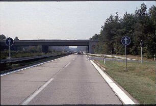 Nebenfahrbahn West (Karlsruhe Richtung Basel): Brücke von Norden