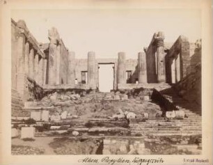 Propyläen, Akropolis, Athen: Ansicht der Aufgangsseite