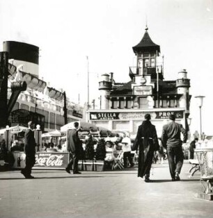Antwerpen. Scheldeterrasse. Abfertigungsgebäude mit Kontrollturm