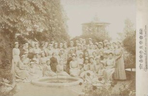 Kursteilnehmerinnen der Großherzogin Luise-Haushaltungsschule in Baden-Baden Frühjahr 1903