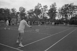 Einweihung der neuen Tennisanlage des "Clubs der Tennisfreunde" auf dem Gelände des Turn- und Sportvereins Daxlanden 1889 e.V.