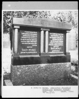 Grabstein von Hermann Joseph (+ 1912.11.11) und Pauline Joseph (+ 1931.11.14)