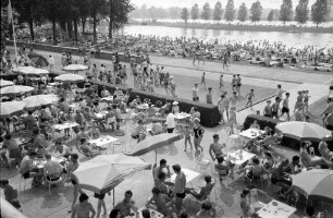 Rekordbesuch im Rheinstrandbad Rappenwört.