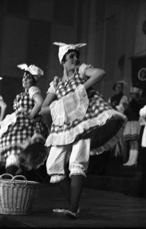 Fastnachtsveranstaltung der "GroKaGe 02" Karlsruhe im großen Saal der Stadthalle.
