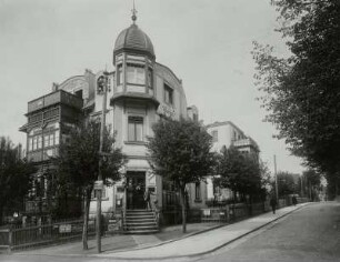 Dresden-Weißer Hirsch, Luboldstraße 13 b. Wohnhaus "Margot" mit Kolonialwarenladen. Eckansicht (Querstraße)